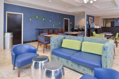 Holiday Inn Express Hotel & Suites San Antonio