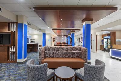 Holiday Inn Exp & Sts Tulsa South - Woodland Hills