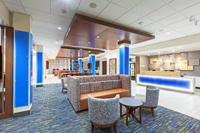 Holiday Inn Exp & Sts Tulsa South - Woodland Hills