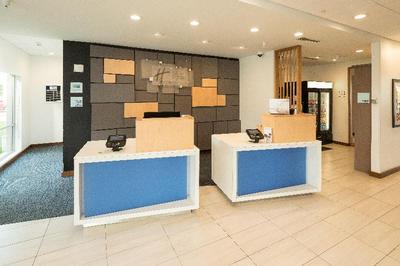 Holiday Inn Express & Suites Kalamazoo West