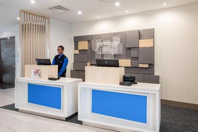 Holiday Inn Express & Suites St. Louis an IHG hote