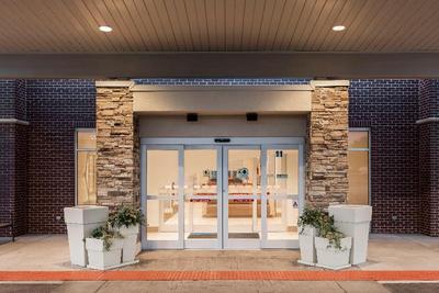 Holiday Inn Express & Suites St. Louis an IHG hote