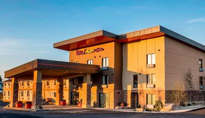 Red Roof PLUS+ & Suites Malone
