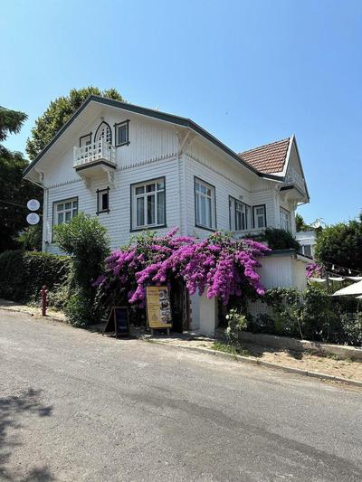 Sergüzest Otel