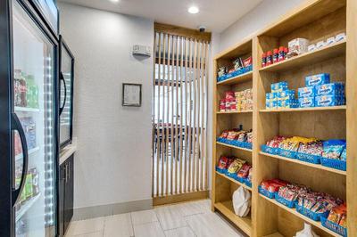 Holiday Inn Express & Suites Denton South