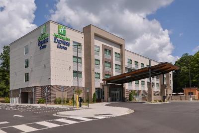 Holiday Inn Express & Suites Charlotte -Ballantyne