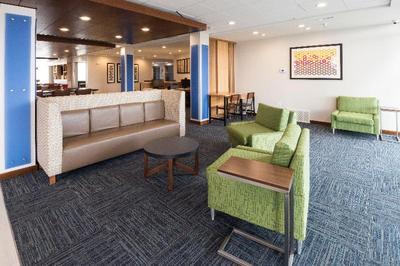 Holiday Inn Express and Suites Auburn