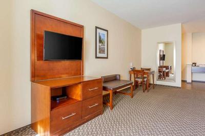 Comfort Suites Burlington near I-5