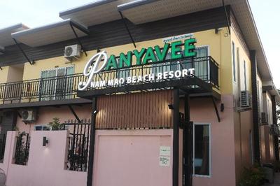 Anyavee Chom by The Sea