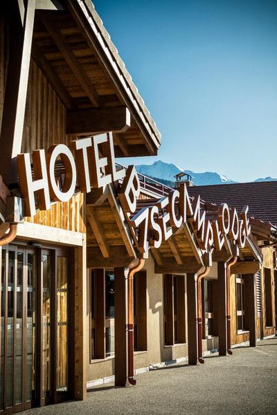 Base Camp Lodge