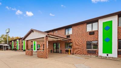 Ramada by Wyndham Cedar Rapids South