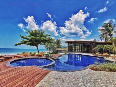 Khanom Beach Resort and Spa