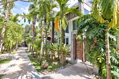 Sairee Hut Resort