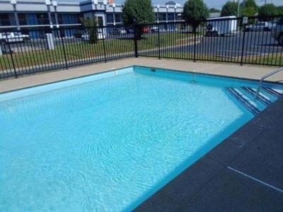 Howard Johnson by Wyndham Clarksville Tennessee