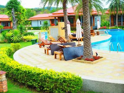 Lanta Lapaya Resort