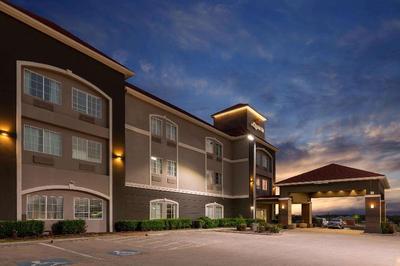 La Quinta Inn Suites By Wyndham Bridgeport