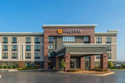 La Quinta Inn Suites By Wyndham Clarksville