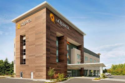 La Quinta Inn Suites By Wyndham Burlington
