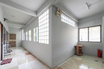 OYO 471 Sunshine Apartment
