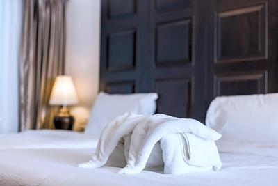 Wing Bed
