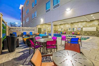 La Quinta Inn Suites By Wyndham Waco Baylor Downto