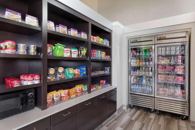 La Quinta Inn Suites By Wyndham Clifton Rutherford