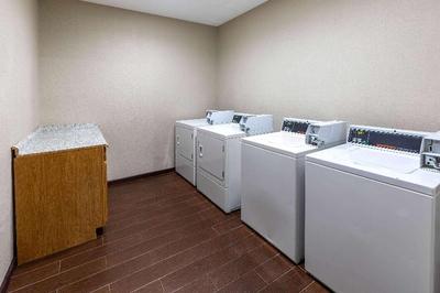 La Quinta Inn Suites By Wyndham Durant