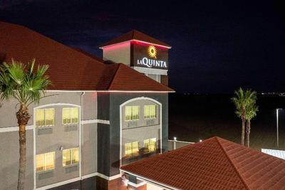 La Quinta Inn Suites By Wyndham Raymondville