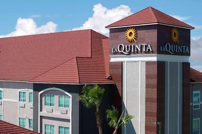 La Quinta Inn Suites By Wyndham Raymondville