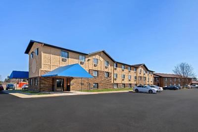 Econo Lodge Inn Suites