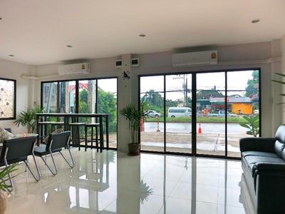 Wong Muang Place