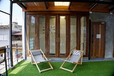 Timber Hostel by ZUZU