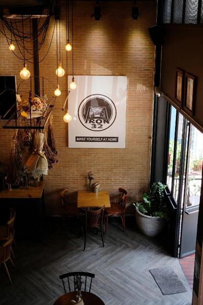 Iron32 Hotel Bar And Bistro