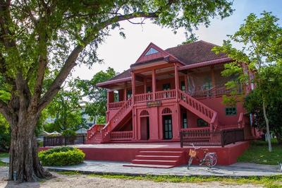 Kroque Boutique And Bistro Hotel