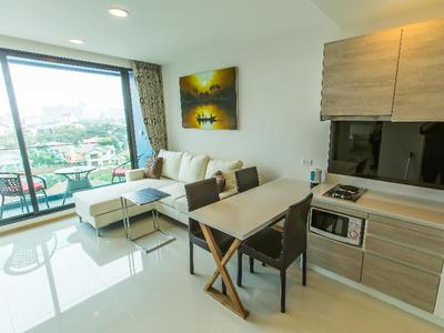 Acqua Condominium