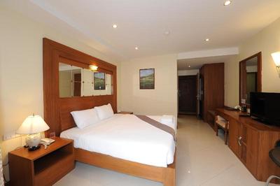 The Whitehouse Condotel