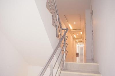 S E T Thanmongkol Residence