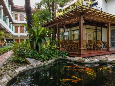 Charlie House Pinklao