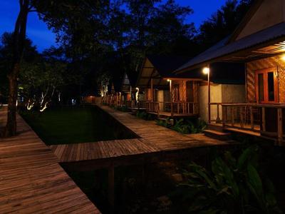 Khao Sok Cabana Resort