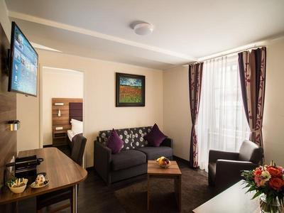 Batu Apart Hotel