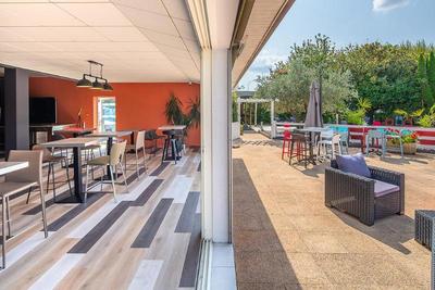 Carré Pau Airport Hotel