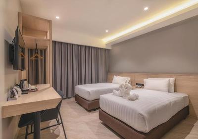 The Rich Hotel