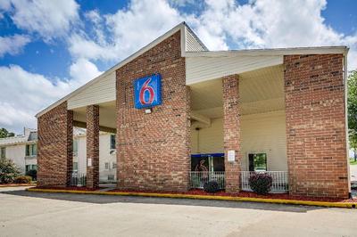 Motel 6 Greensboro Airport
