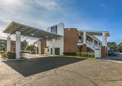 Motel 6 Dothan