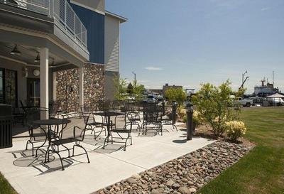 Park Point Marina Inn