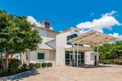 Motel 6 Cleburne