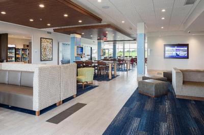 Holiday Inn Exp & Sts Bourbonnais East - Bradley