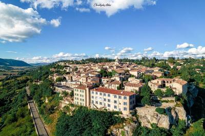 Grand Gite - Hotel Le Nesk