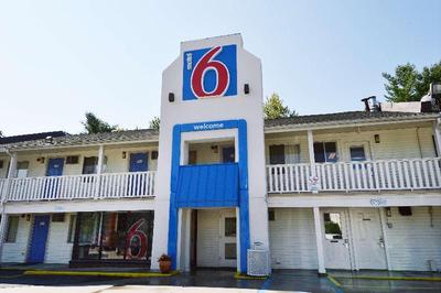 Motel 6 Nashua