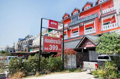 OYO 765 Pom Pom Residence